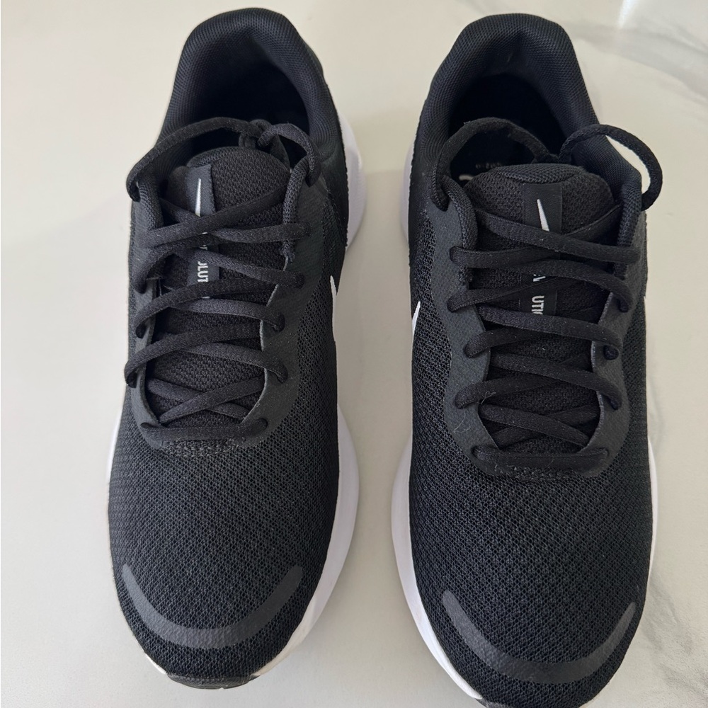 Women’s Nike Revolution 7 Running Shoe 7.5 - Picture 3 of 5